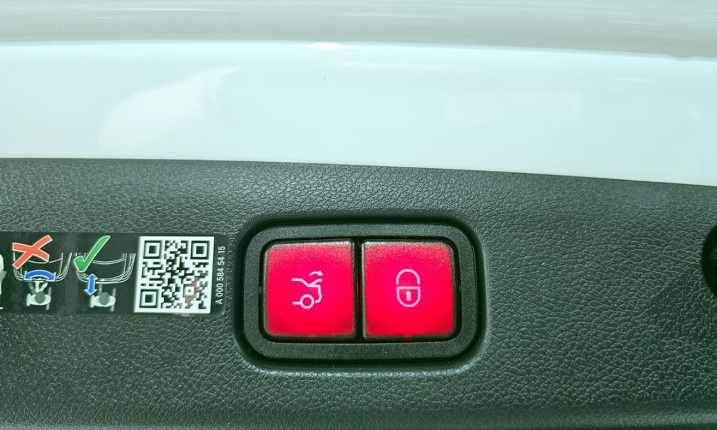 Mercedes-Benz E-Class E200 Avantgarde, 2024