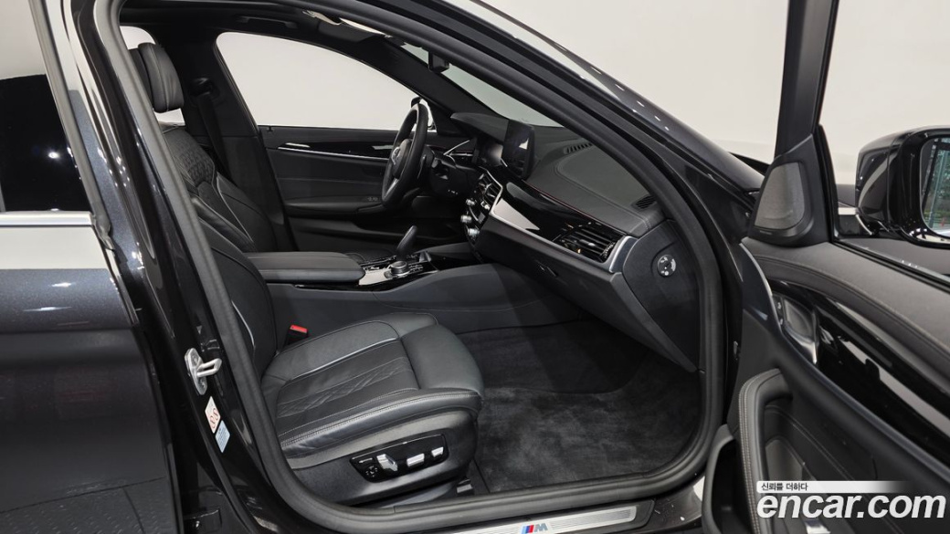 BMW 5-Series 530i M Sport Package, 2022