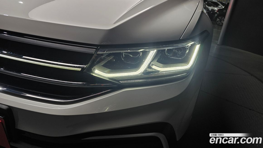 Volkswagen Tiguan 2.0 TSI Prestige, 2024