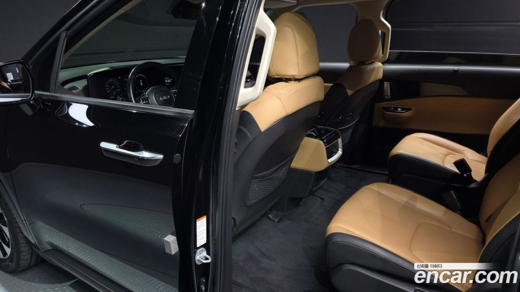 Kia Carnival 9-Seater Noblesse, 2023
