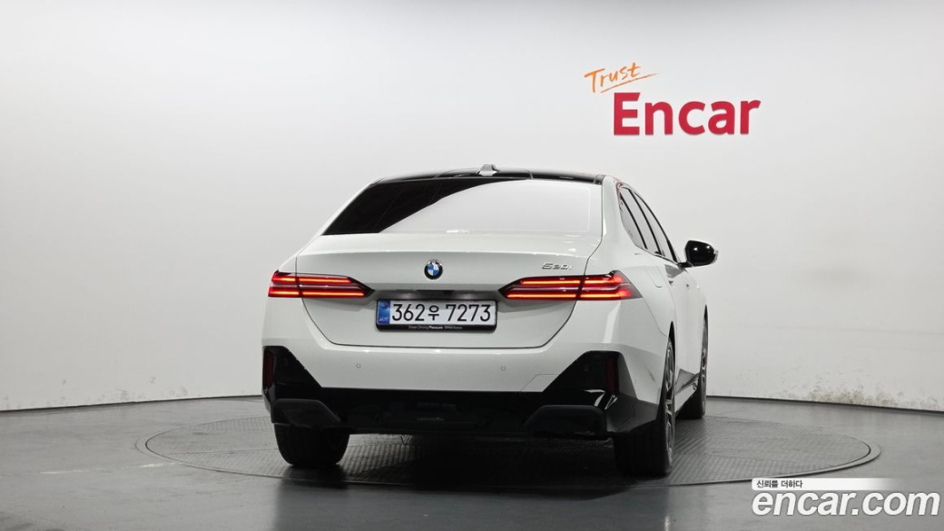 BMW 5-Series 520i M Sport, 2025