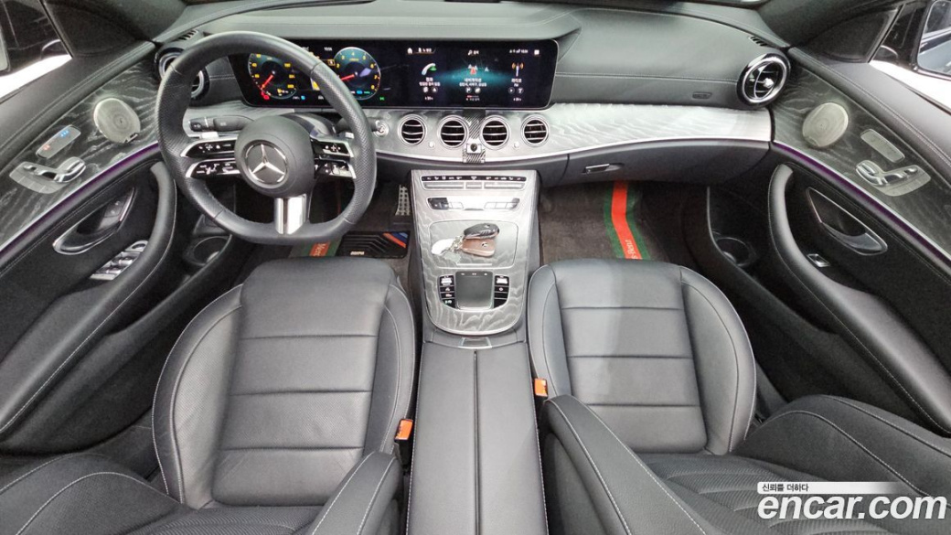 Mercedes-Benz E-Class E350 4MATIC AMG Line, 2023