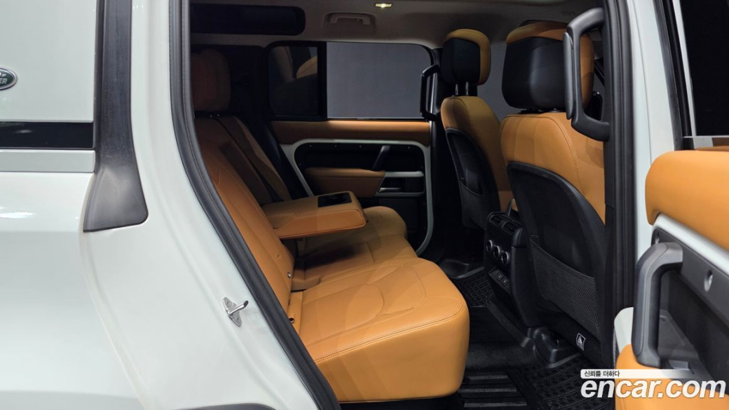 Land Rover Defender 110 D300 HSE, 2023