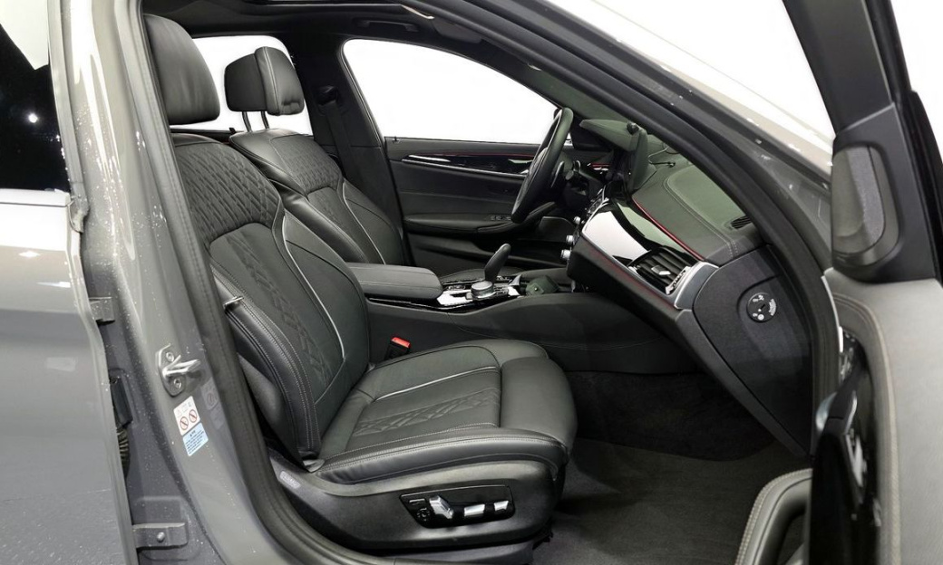 BMW 5-Series 530i M Sport Package, 2022