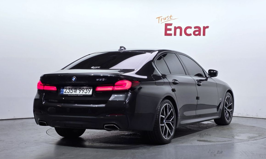 BMW 5-Series 530i M Sport Package, 2023