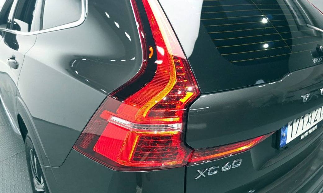Volvo XC60 B5 Ultra Bright, 2025