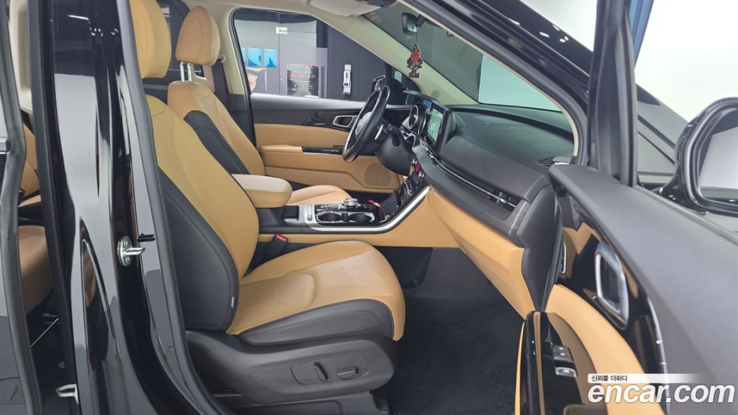 Kia Carnival 9-Seater Noblesse, 2023