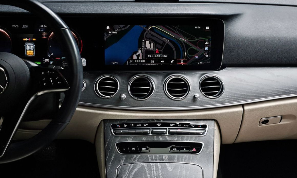 Mercedes-Benz E-Class E350 4MATIC Avantgarde, 2022