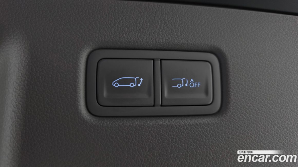 Hyundai Staria 4WD Lounge 9-Seater, 2025