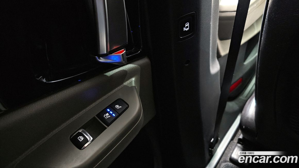 Kia Carnival 9-Seater Signature, 2025