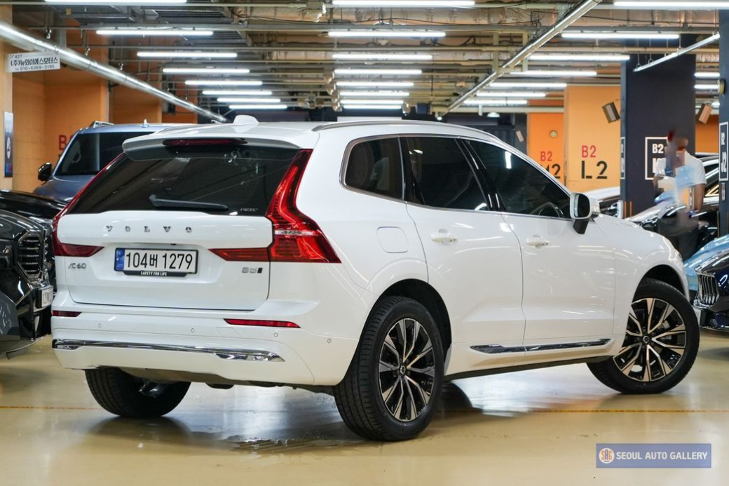 Volvo XC60 B5 Ultimate Bright, 2024