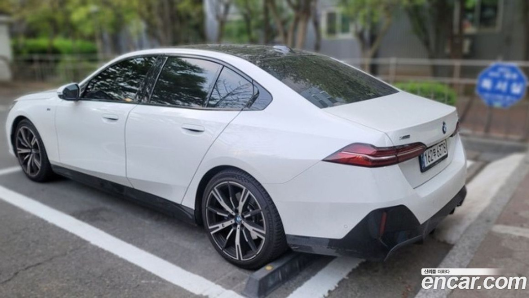 BMW 5-Series 530i xDrive M Sport, 2024