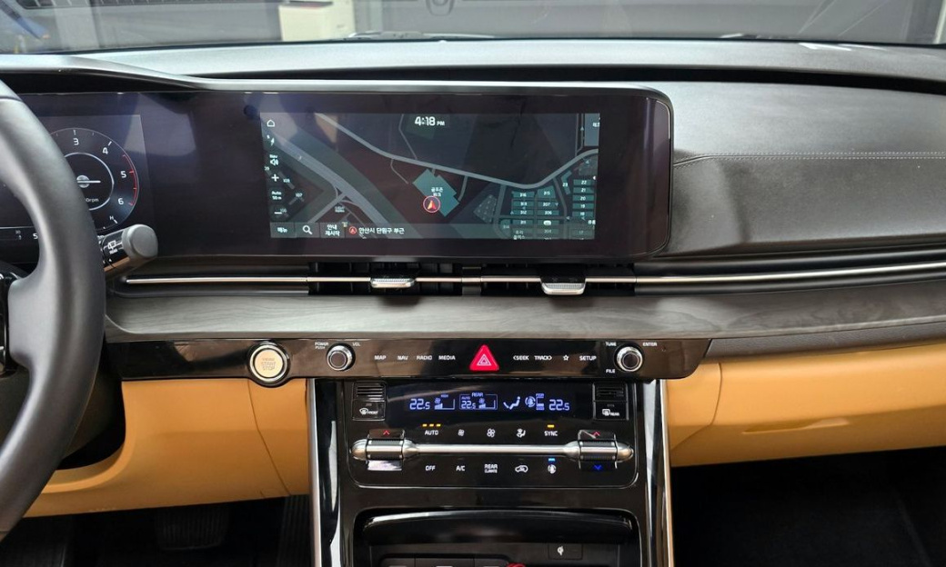 Kia Carnival 11-Seater Signature, 2023