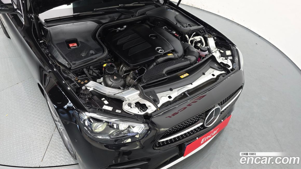Mercedes-Benz E-Class E350 4MATIC AMG Line, 2022