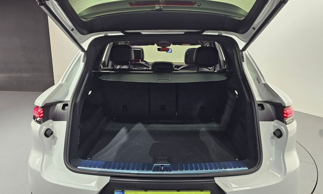 Porsche Cayenne 3.0, 2025