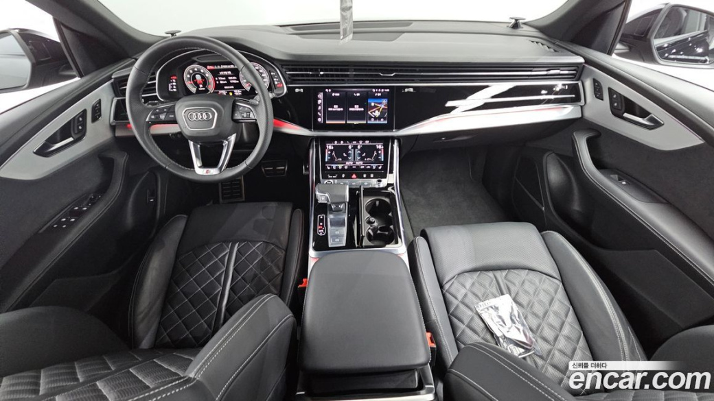 Audi Q8 55 TFSI Quattro Premium, 2023