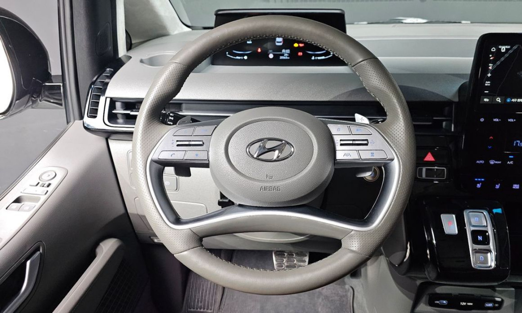 Hyundai Staria 2WD Camping Car, 2024