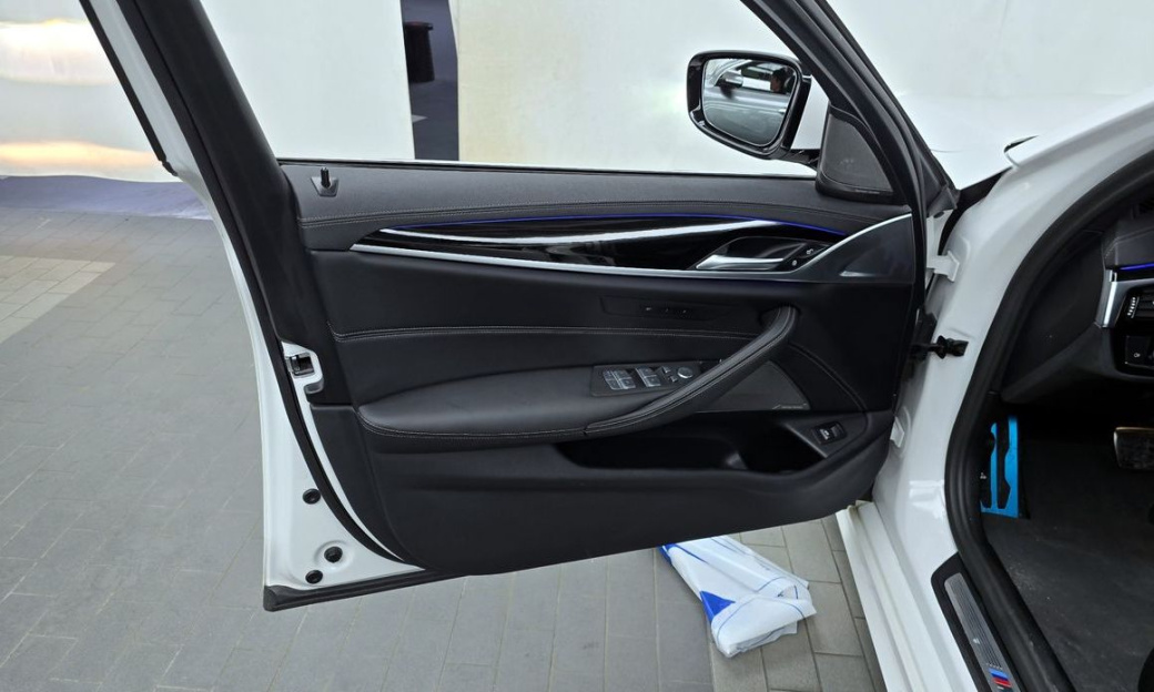 BMW 5-Series 530i xDrive M Sport Package, 2023