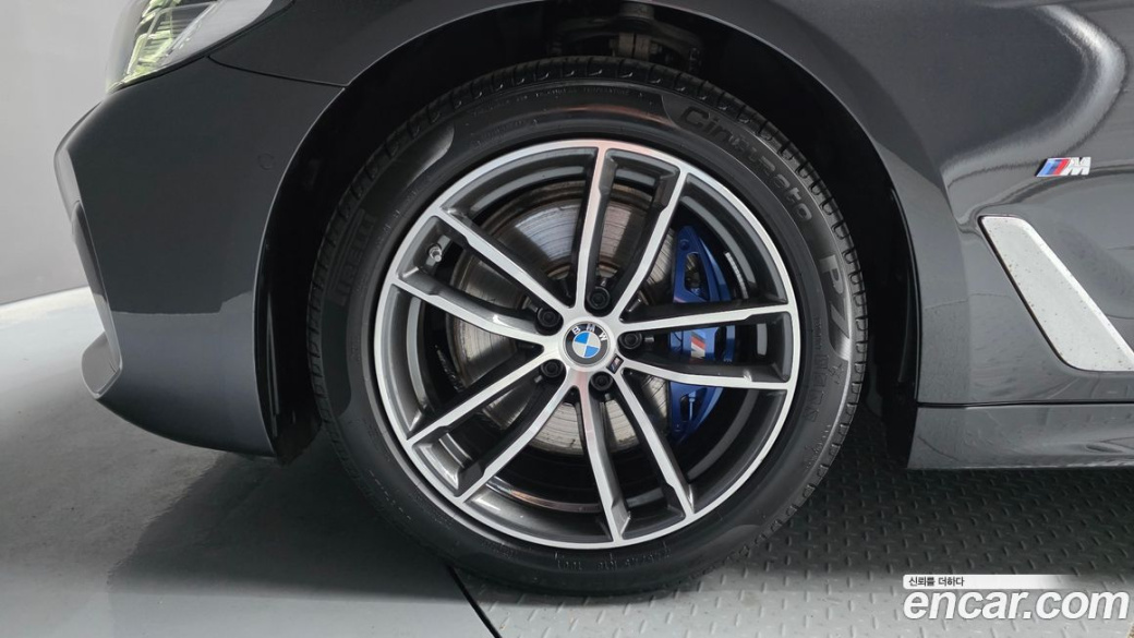 BMW 5-Series 523d M Sport, 2023