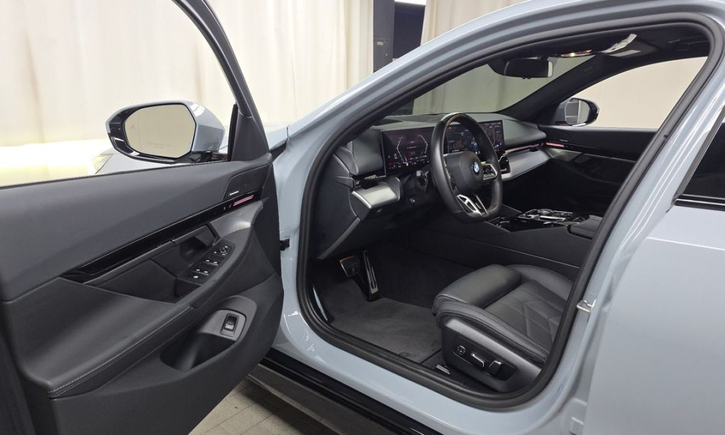 BMW 5-Series 520i M Sport, 2024