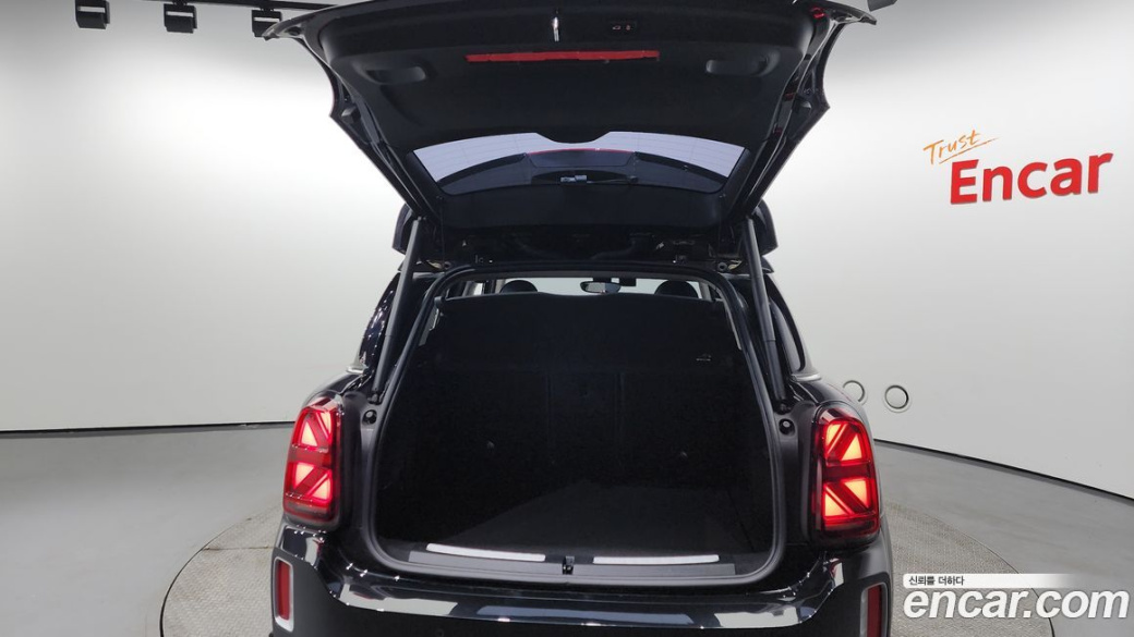 Mini Countryman ALL4 Classic Launch Pack, 2023
