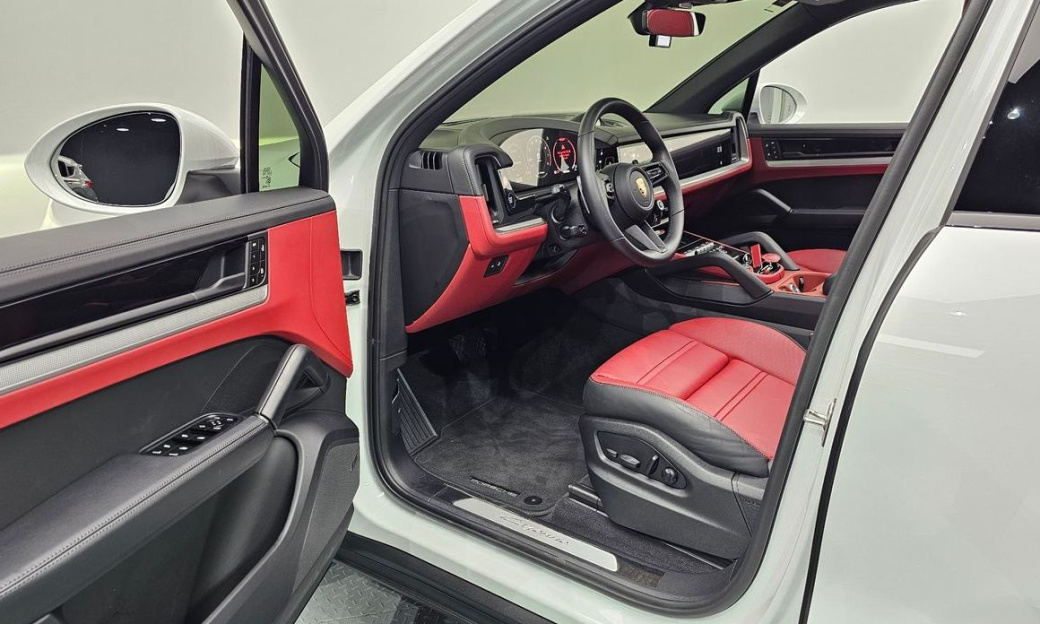Porsche Cayenne 3.0, 2025