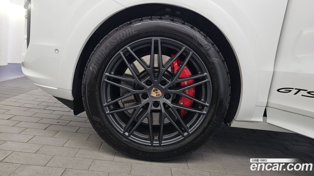 Porsche Cayenne 4.0 GTS Coupe, 2025