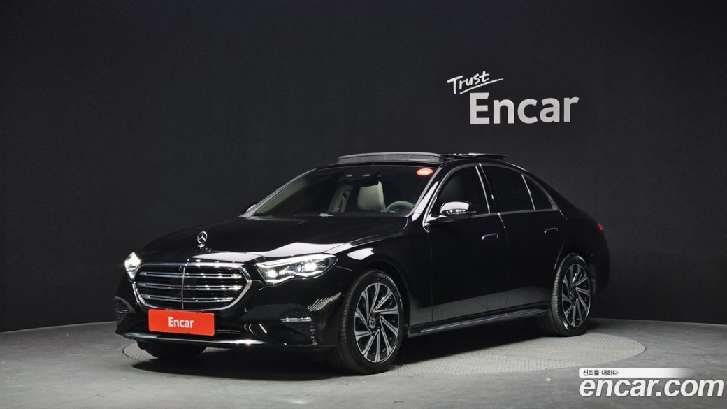 Mercedes-Benz E-Class E300 4MATIC Exclusive, 2024