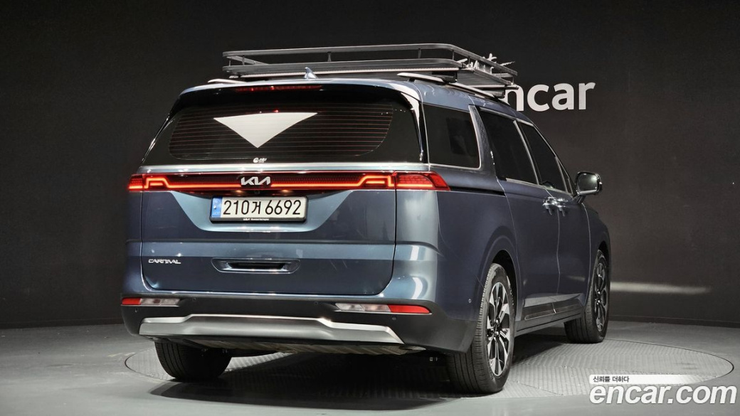 Kia Carnival 7-Seater Signature, 2023