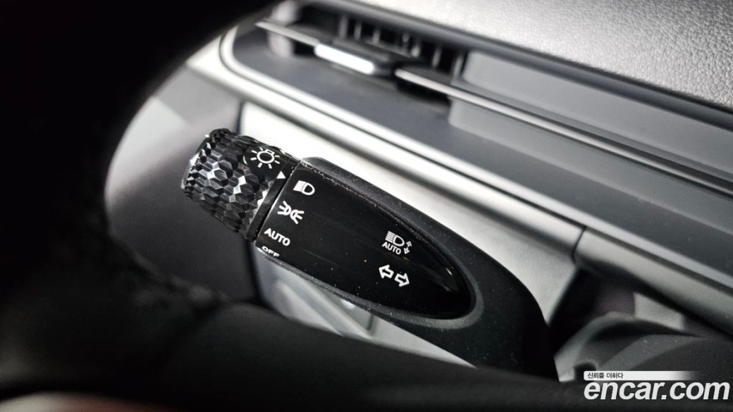 Hyundai Staria Tourer 11-Seater, 2023