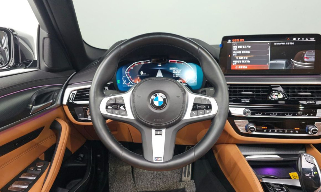 BMW 5-Series 520i M Sport, 2023
