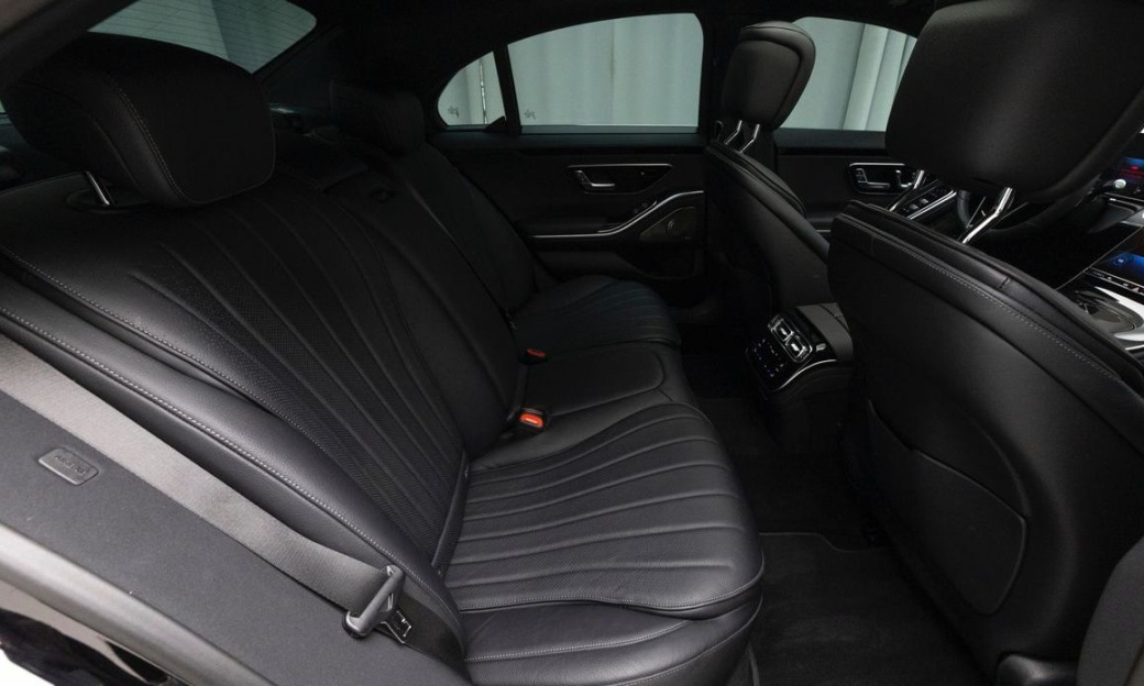 Mercedes-Benz S-Class S350 d 4MATIC, 2025