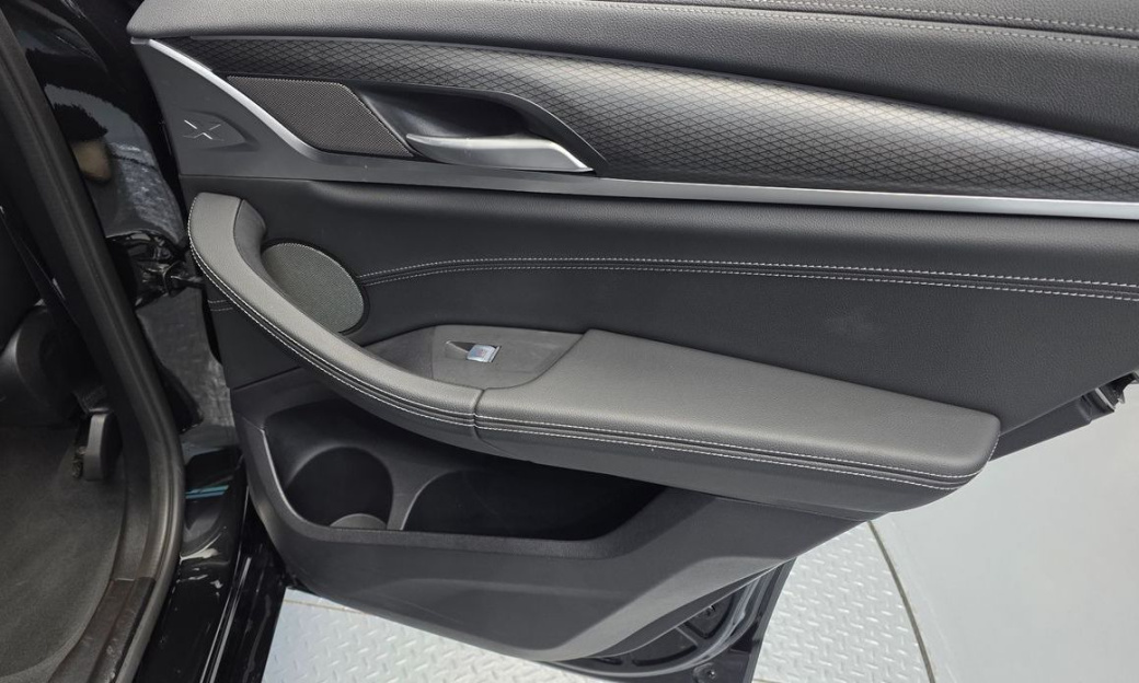 BMW X4 xDrive20i M Sports Pro, 2023