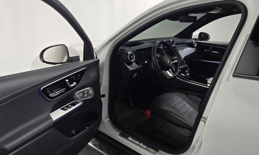 Mercedes-Benz GLC-Class GLC300 4MATIC AMG Line, 2025