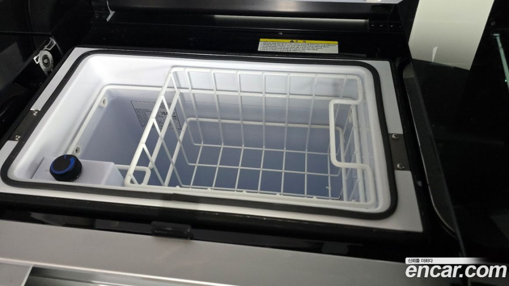 Hyundai Staria 2WD Camping Car, 2024