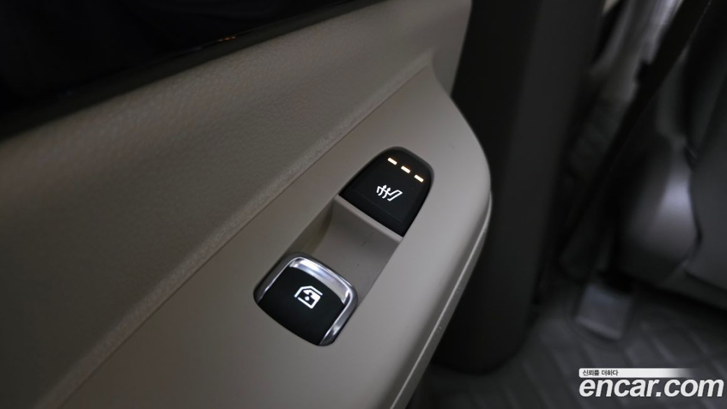 Kia Carnival 9-Seater Gravity, 2025