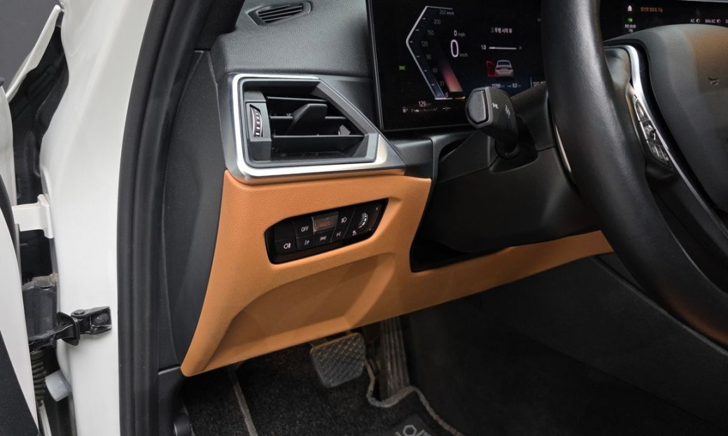 BMW 3-Series 320i, 2024