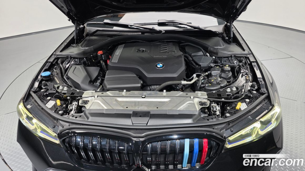 BMW 3-Series 320i M Sport, 2023