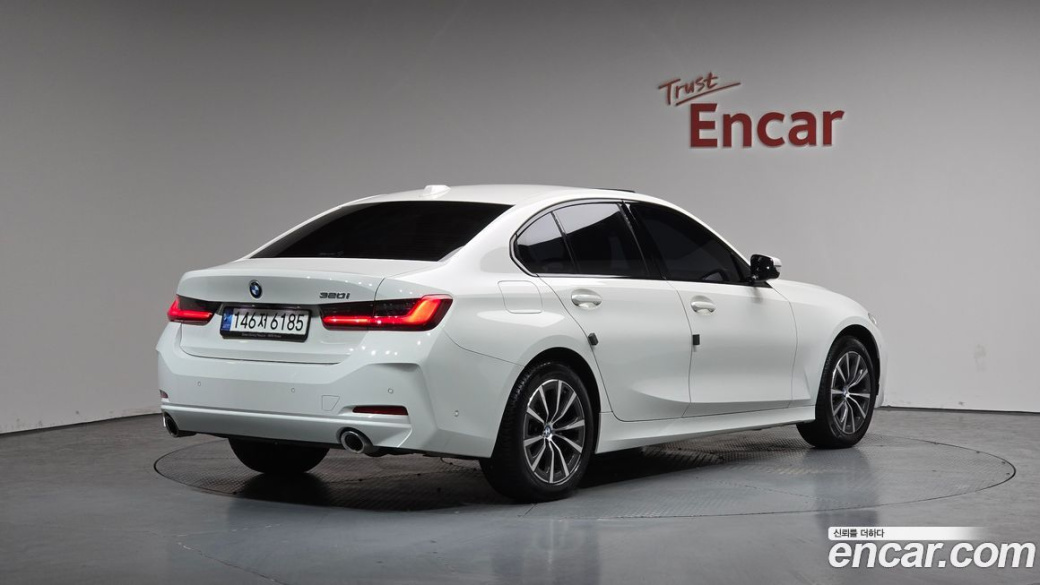 BMW 3-Series 320i, 2023