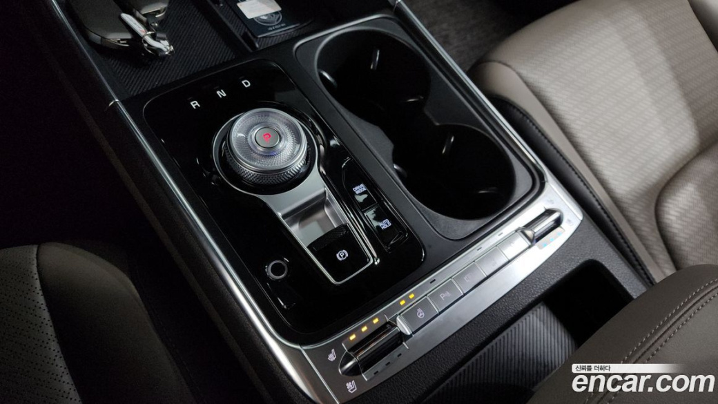 Kia Carnival 9-Seater Gravity, 2024