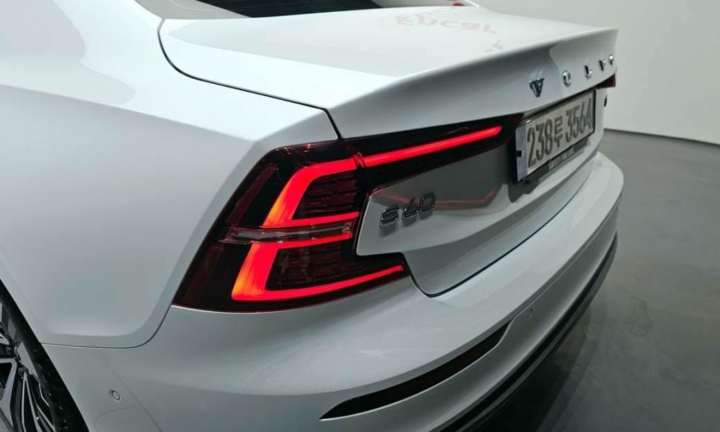 Volvo S60 B5 Ultimate Bright, 2024