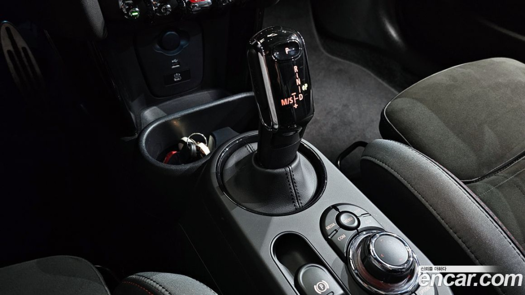 Mini Cooper JCW, 2024