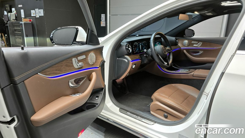 Mercedes-Benz E-Class E220d 4MATIC Exclusive, 2023