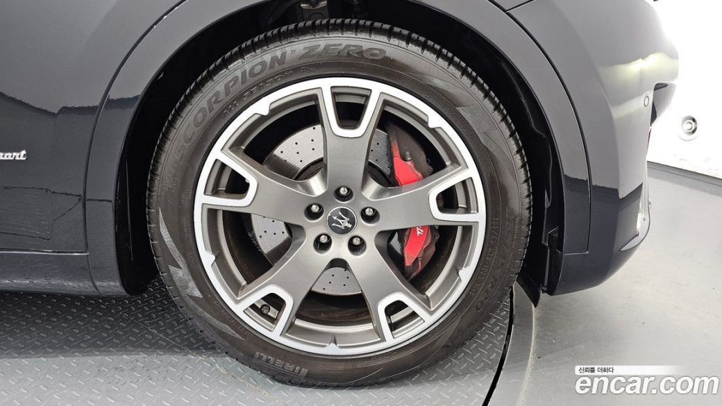Maserati Levante 3.0 S AWD Modena, 2021