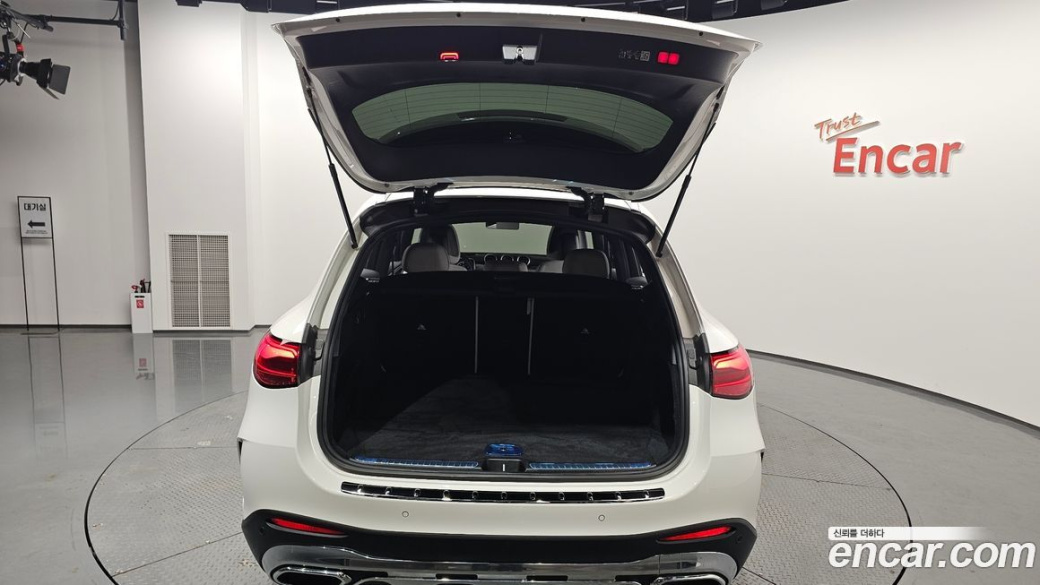 Mercedes-Benz GLC-Class GLC300 4MATIC AMG Line, 2024