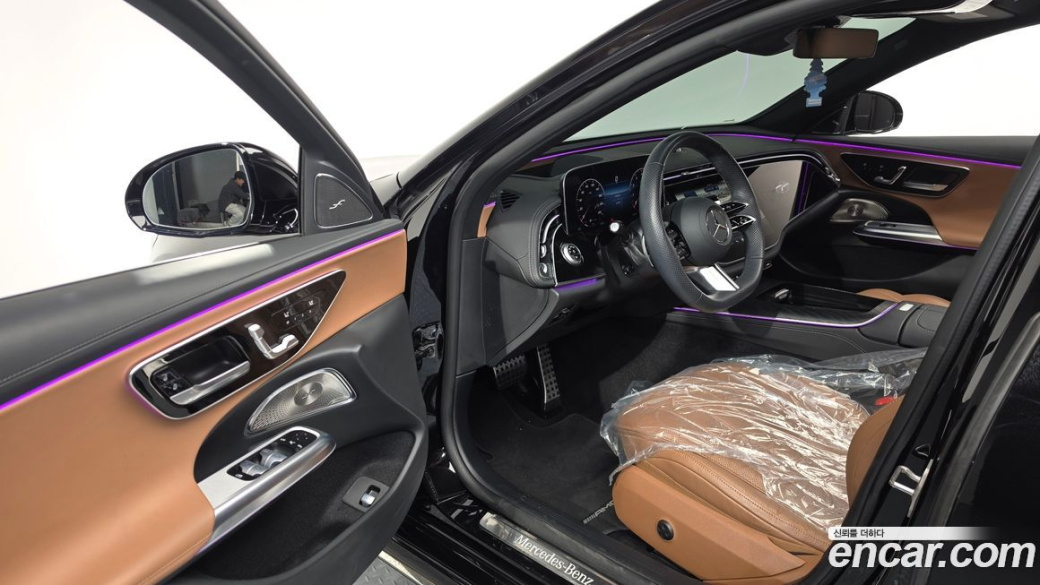 Mercedes-Benz E-Class E300 4MATIC AMG Line, 2024
