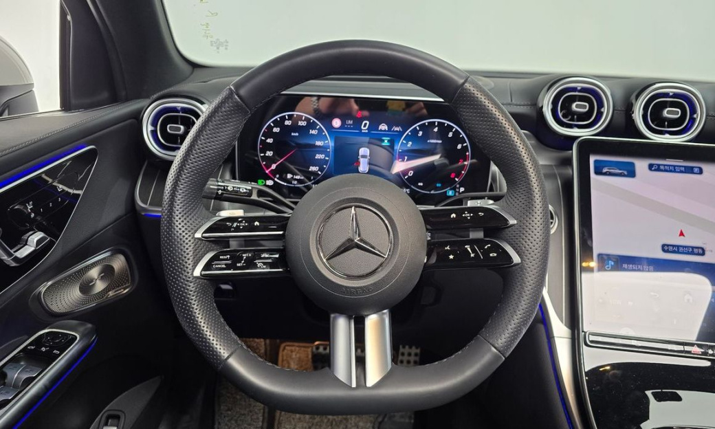 Mercedes-Benz GLC-Class GLC300 4MATIC AMG Line, 2025