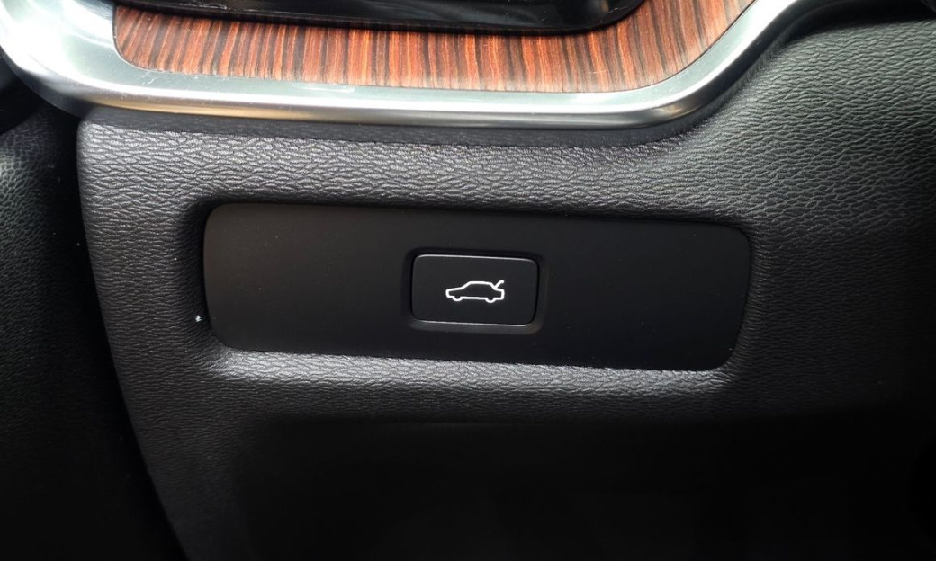 Volvo S60 B5 Ultra Bright, 2025