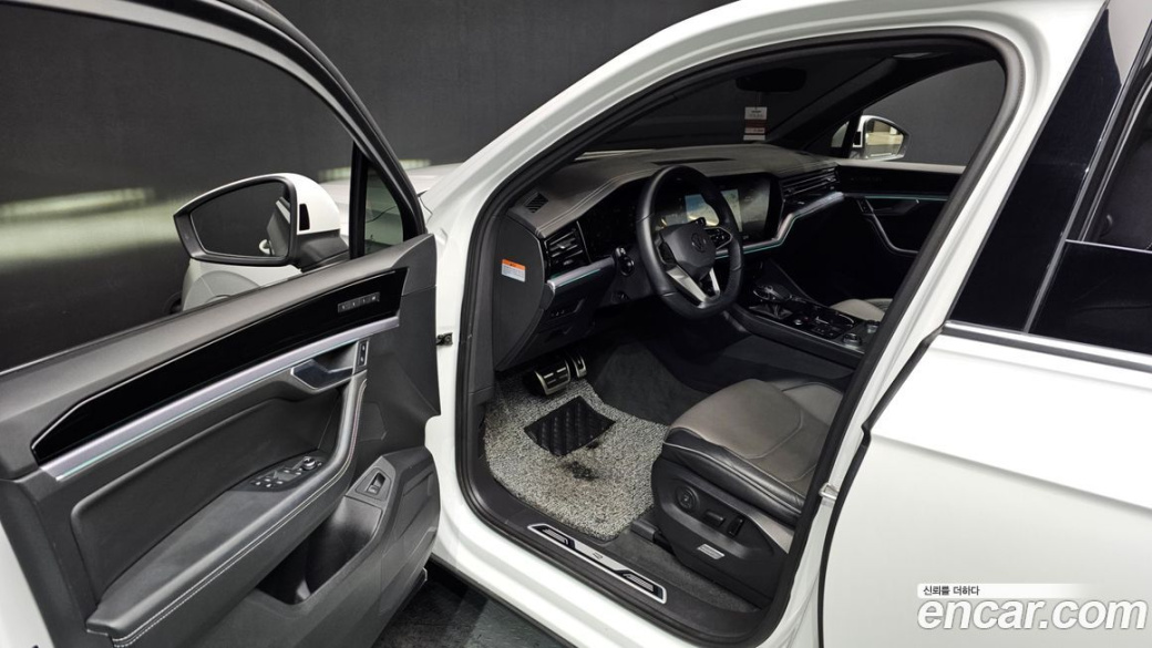 Volkswagen Touareg 3.0 TDI R-Line, 2023