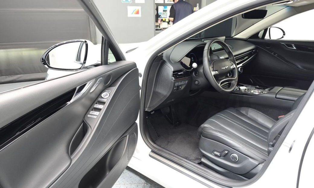 Genesis G80 Gasoline 2.5 Turbo AWD, 2024